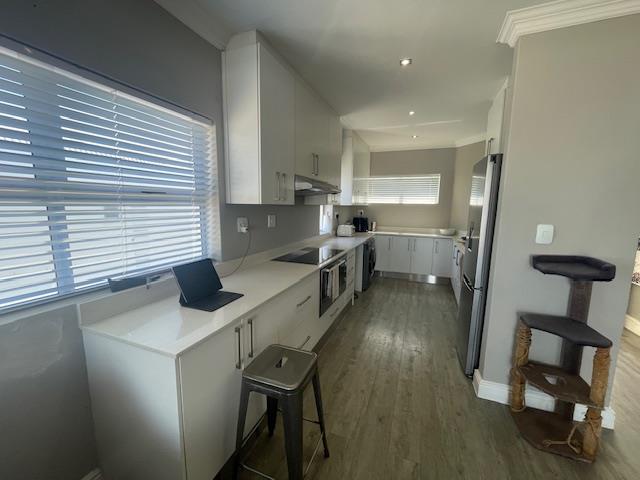 To Let 1 Bedroom Property for Rent in Big Bay Western Cape